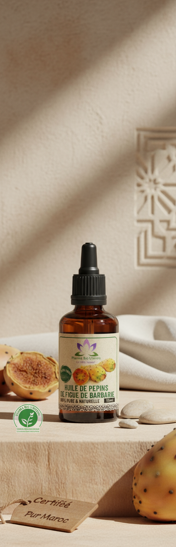 زجاجة زيت بذور التين الشوكي النقي على خلفية طبيعية