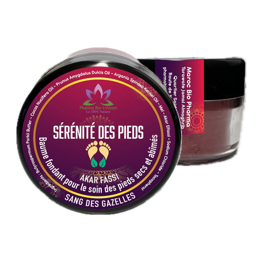 Baume fondant pour le soin des pieds, présenté dans un pot transparent, avec une étiquette élégante mettant en avant des ingrédients naturels et traditionnels marocains, comme l'Akar Fassi. Le produit est conçu pour nourrir, adoucir et régénérer les pieds secs et abîmés.